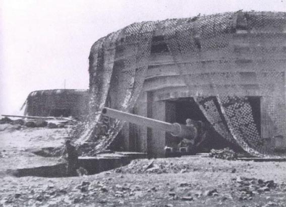 Utah Beach  -  Eyes behind the Wall..!
Click here for a live panorama view of
the terrain and coast line, as the crew
of the battery did experience it